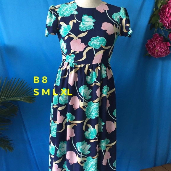 Dresses - Picture 1 of 1